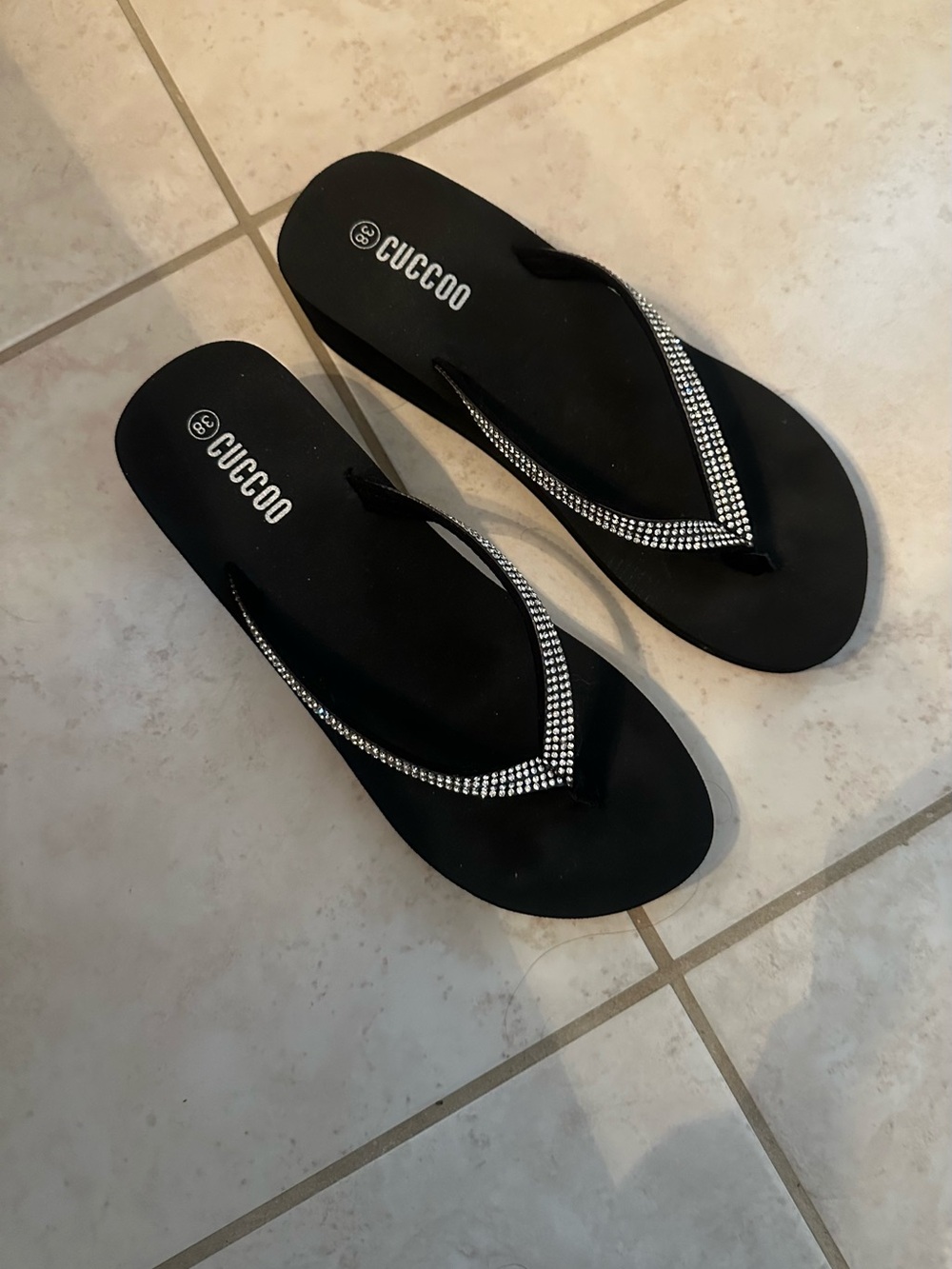 CUCCOO Black Rhinestone V-strap Women's Sandals